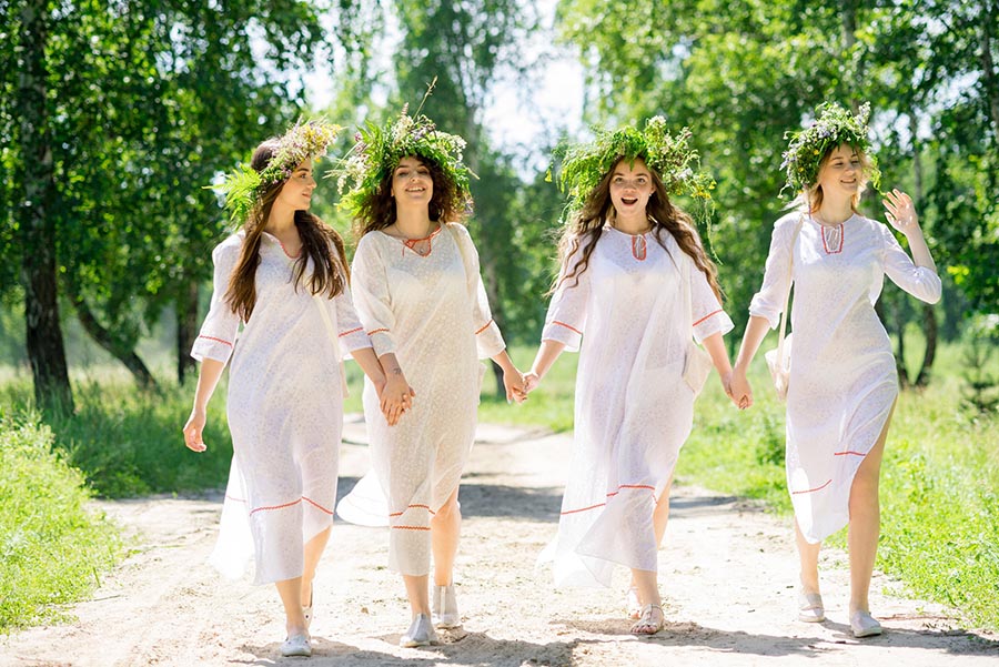 Slavic girls in Mandalay