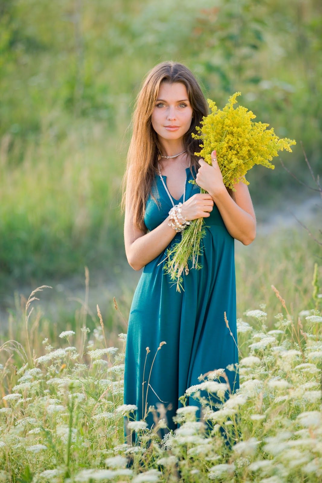 Slavic women in Mandalay