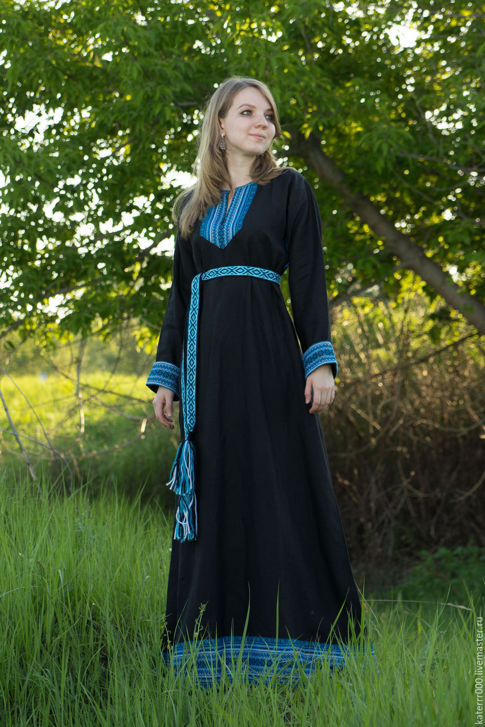 Women in Slavic costumes in Mandalay
