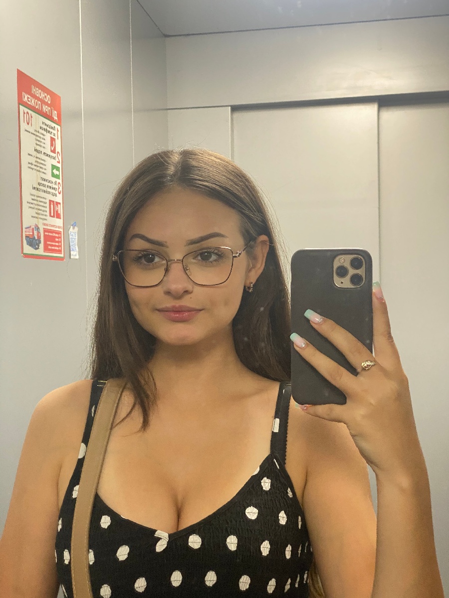 Sexy model Stacy in Mandalay