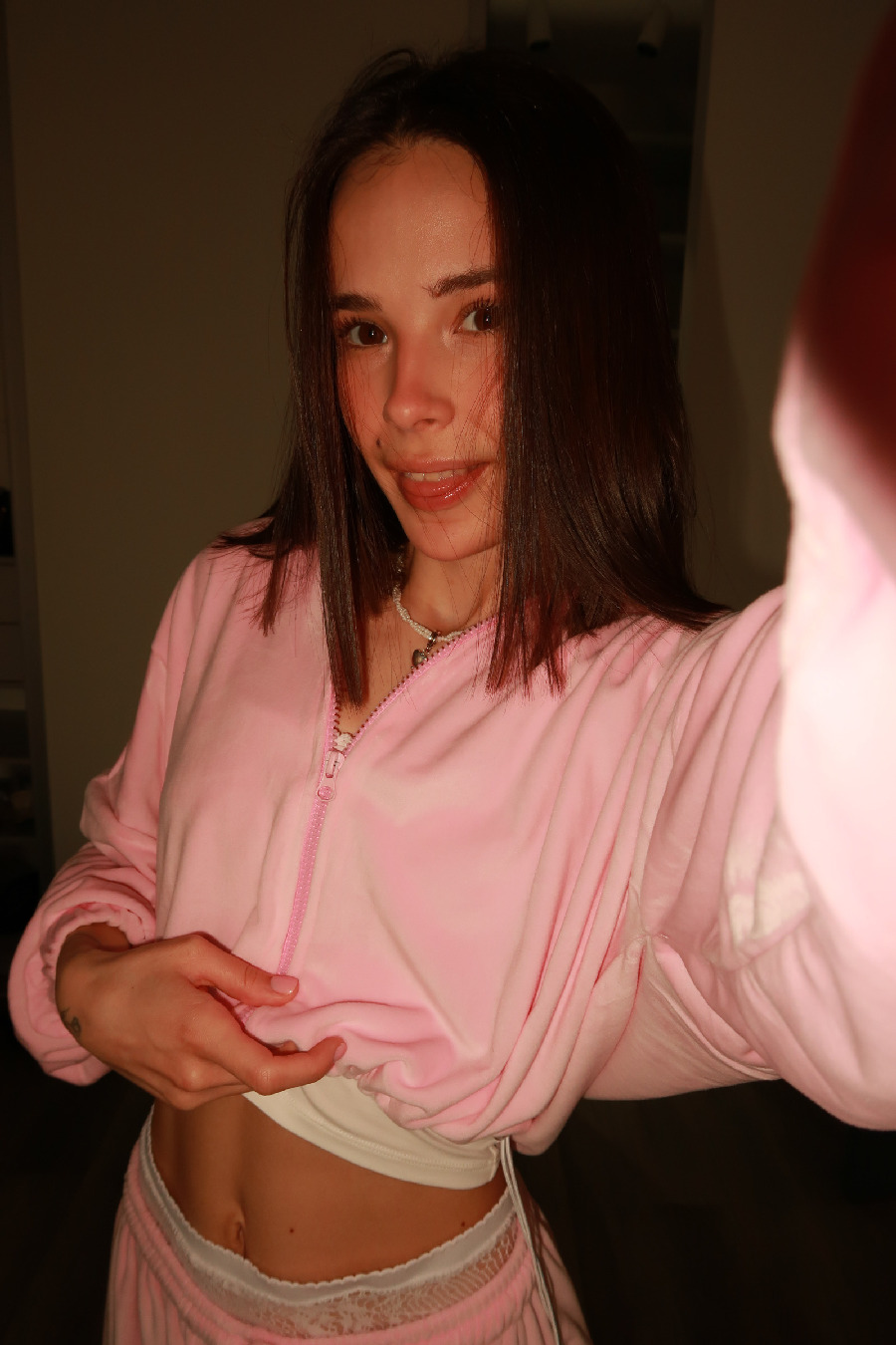 Tina brings the glow — live moments in Mandalay