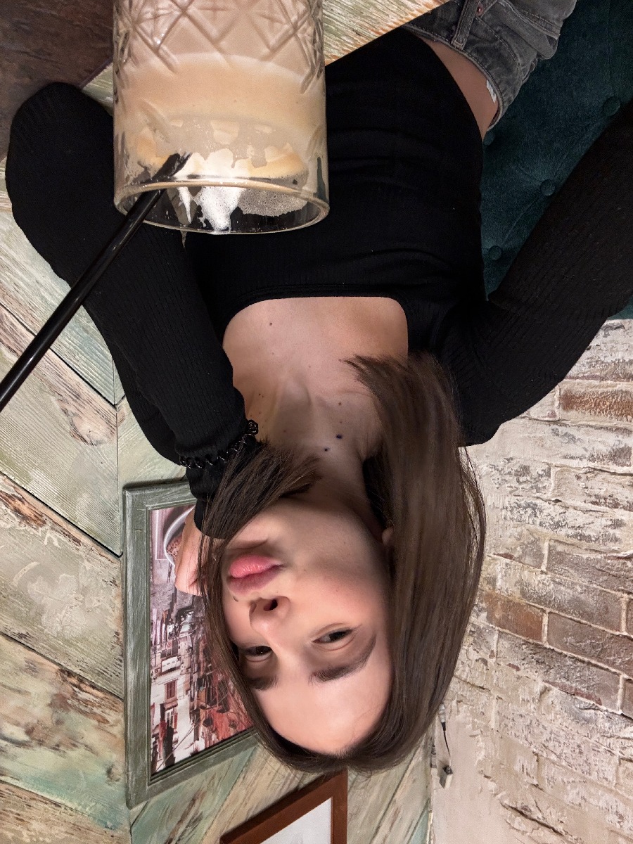 Fresh photos, fresh mood — Tina online in Mandalay